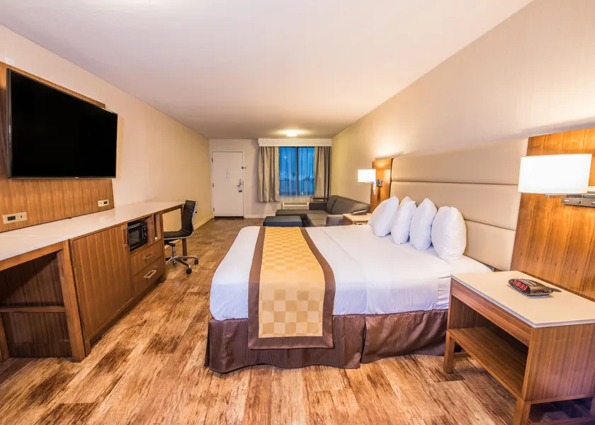 Travelodge by Wyndham Culver City - Image 1