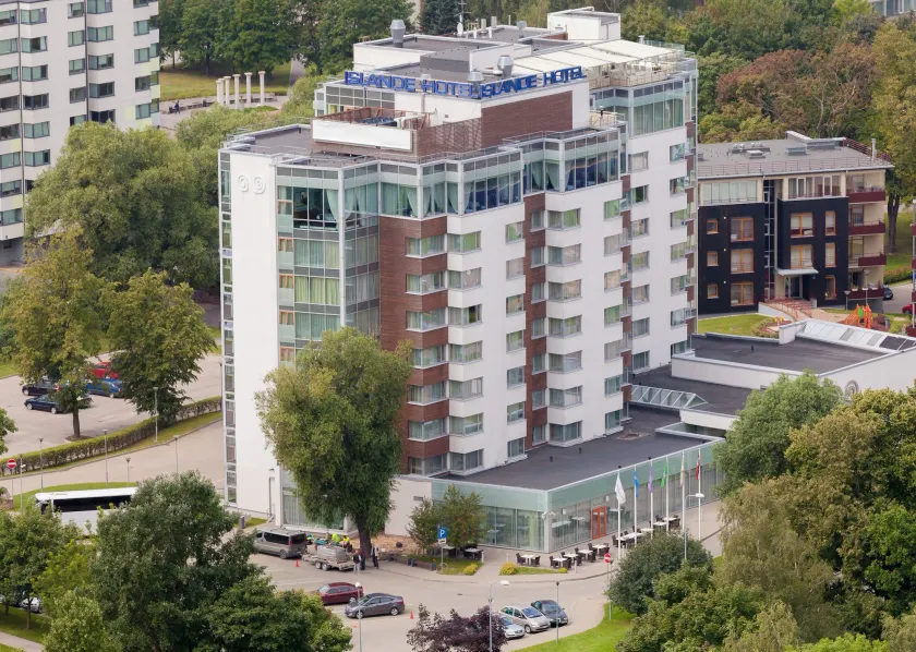Riga Islande Hotel with FREE Parking - Image 1
