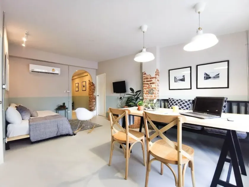 Snoozy Guesthouse - Image 1