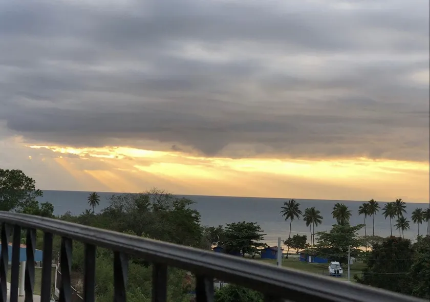 Sunset Paradise - Ocean View Penthouse Apartment - Image 1