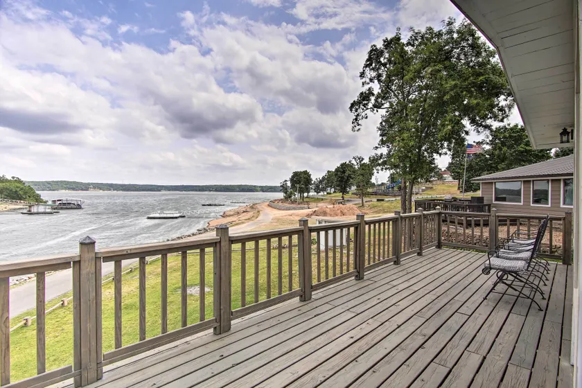 Walk to Boat Ramp! Lakefront Home w/ Deck in Afton - Image 1