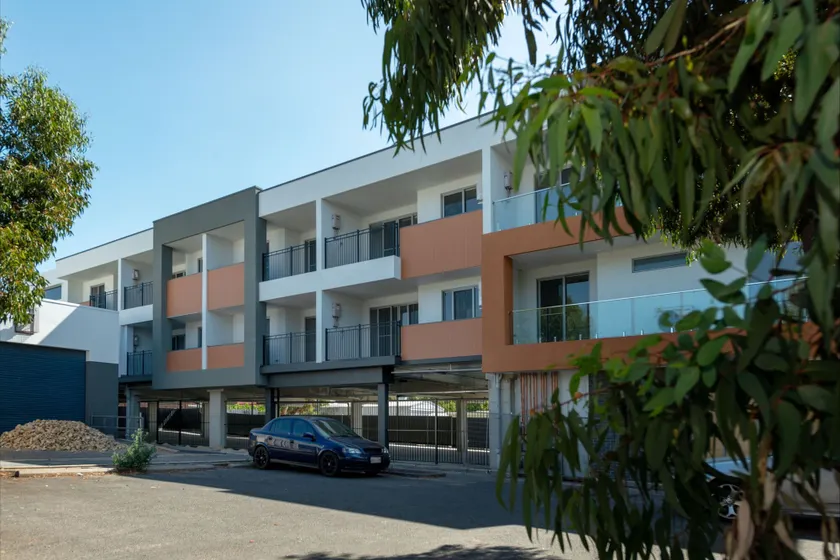 Luxury 2BR Apartment in the Heart of Prospect - Image 1