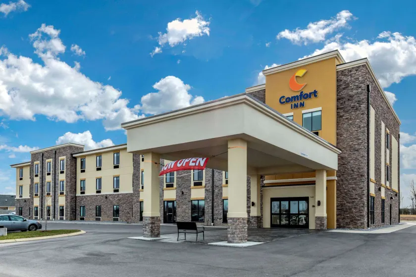 Comfort Inn White House - Image 1