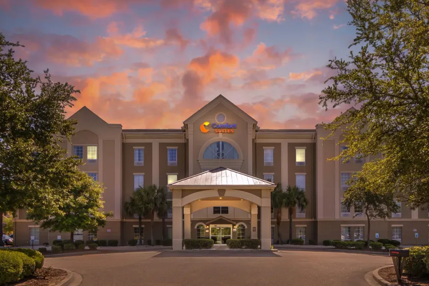 Comfort Suites Myrtle Beach Central - Image 1