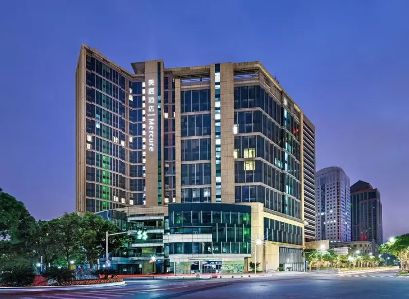 Mercure Shanghai Waigaoq Free Trade Zone - Image 1