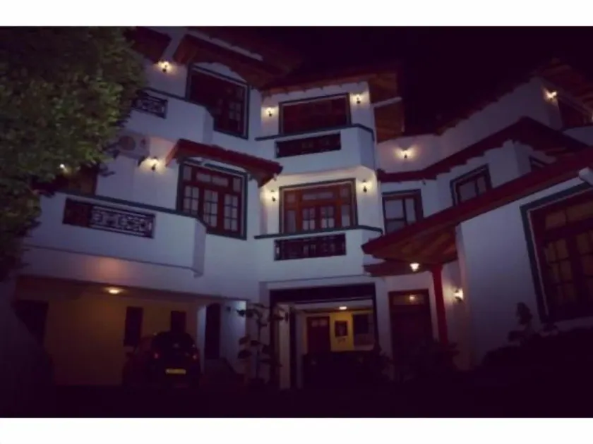 Hotel Mandakini - Image 1
