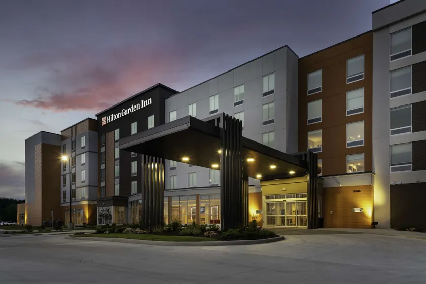 Hilton Garden Inn Fort Wayne North - Image 1