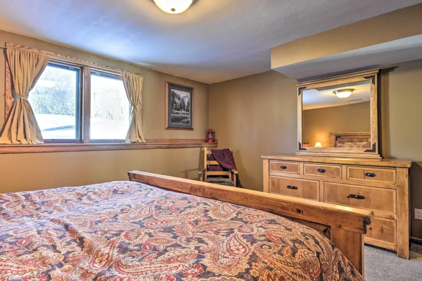 Lodge w/ Indoor Pool, Along Devil's Lake Park - Interiør