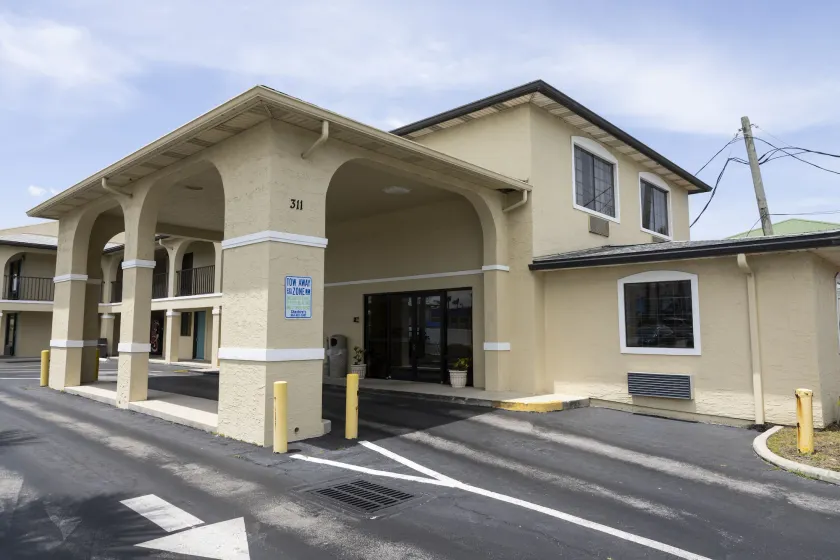Ocean Breeze Inn - Image 1