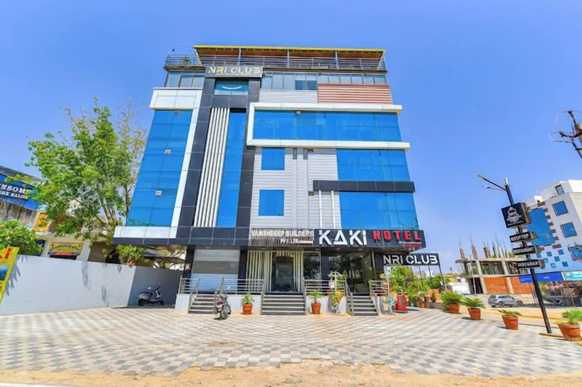 Kaki Hotel & Roof Top Restaurant - Image 1