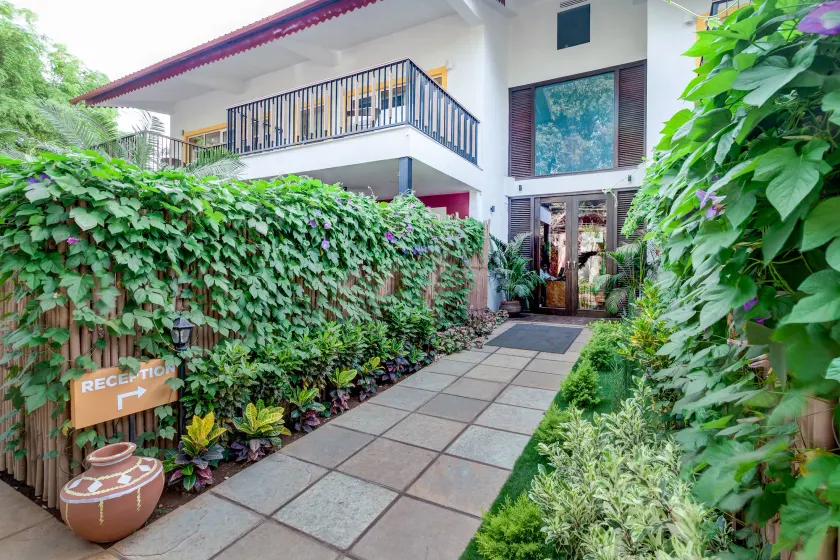 Acron Seaway Resort - Image 1