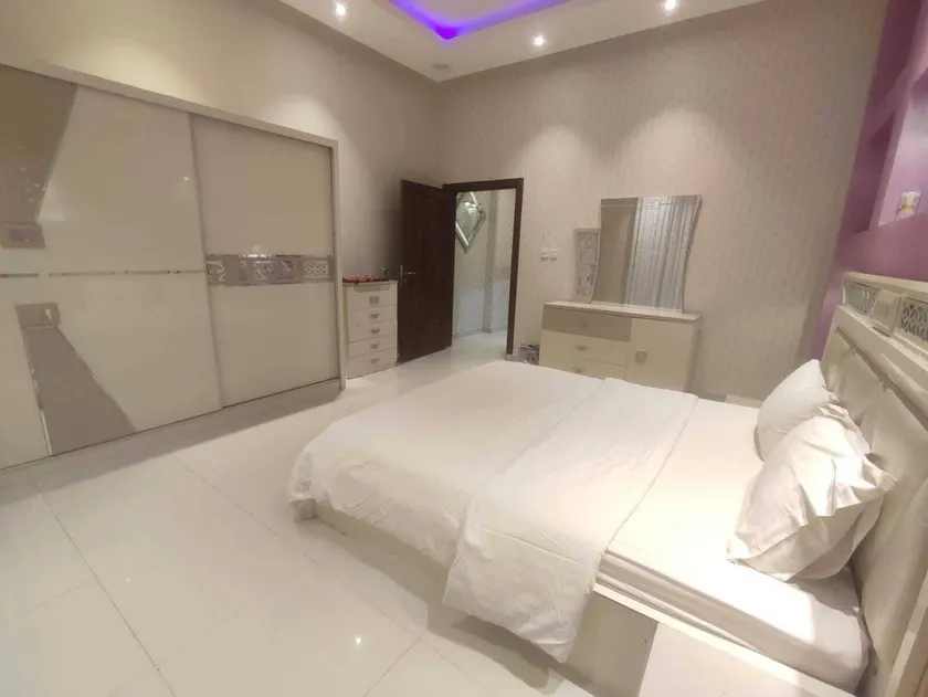 taratwo2 - Room