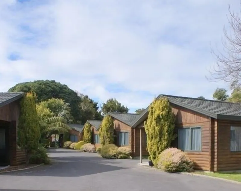 Cottage Park Motor Lodge and Conference Centre - Image 1