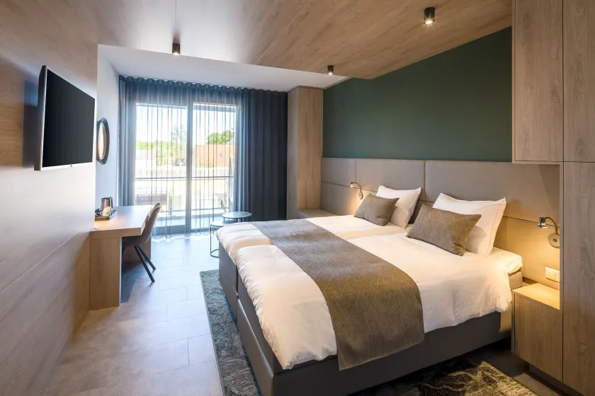 Hotel 46 - Image 1