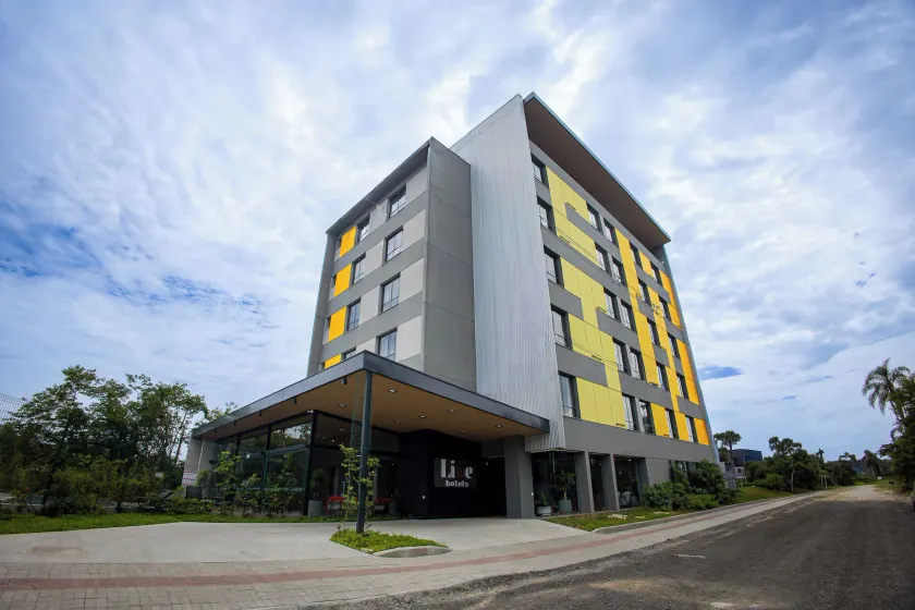 Liwe Hotels - Image 1