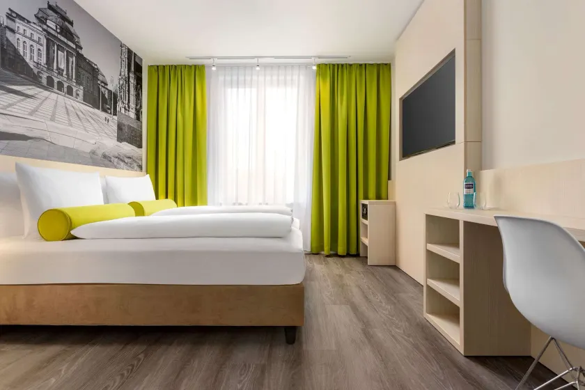 Super 8 by Wyndham Chemnitz - Image 1