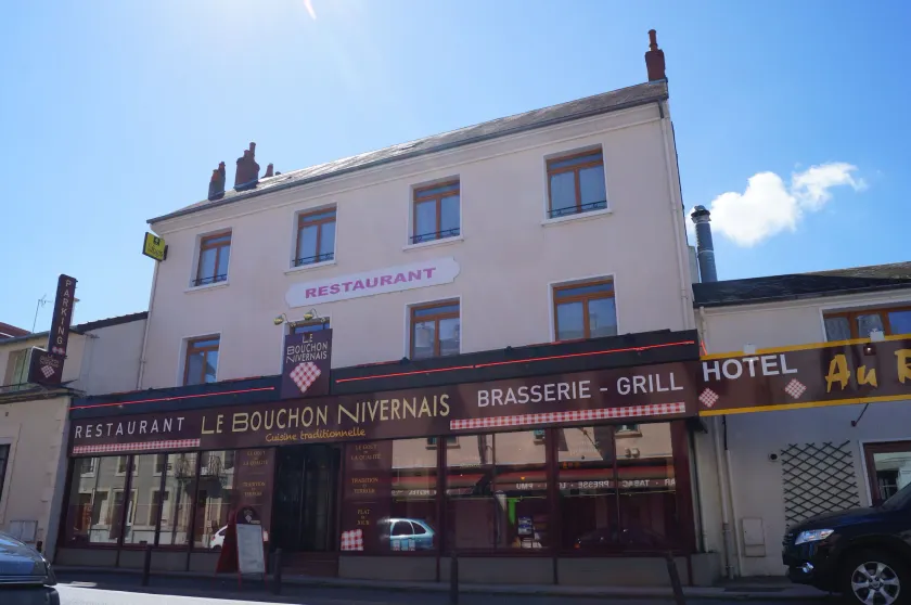 Logis hôtel Au Relais Nivernais - Image 1