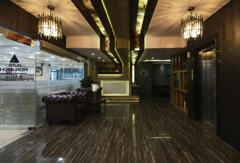 Hotel Monarch International - Image 1