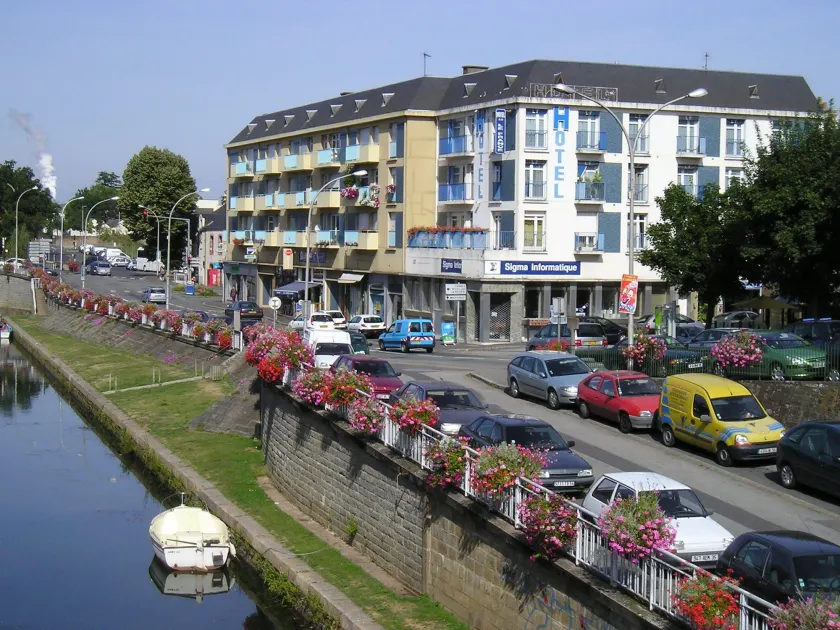 Hotel le France, Redon - Image 1