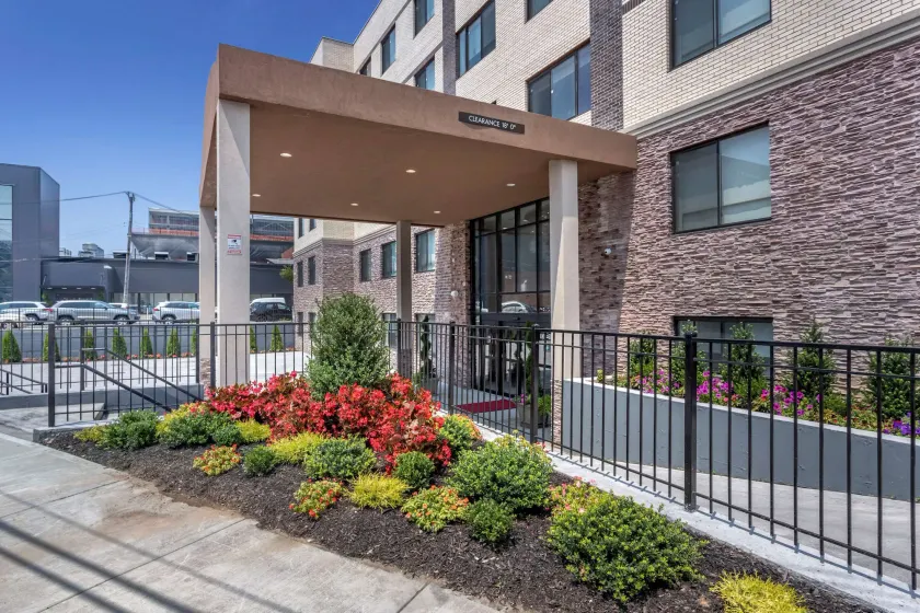 Comfort Inn JFK Airport - Image 1