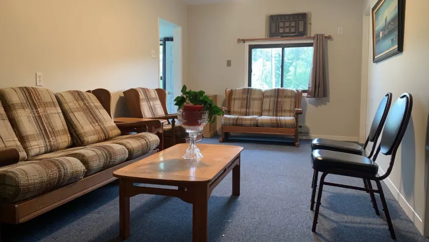 5 Bedrooms Cottage at Rice Lake! - Image 1