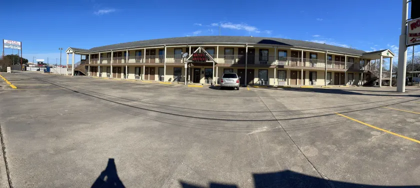 All Star Inn - Image 1