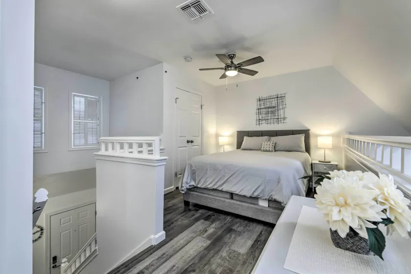 Norwich 'The Villas': Near Mohegan Sun Casino - Innvendig