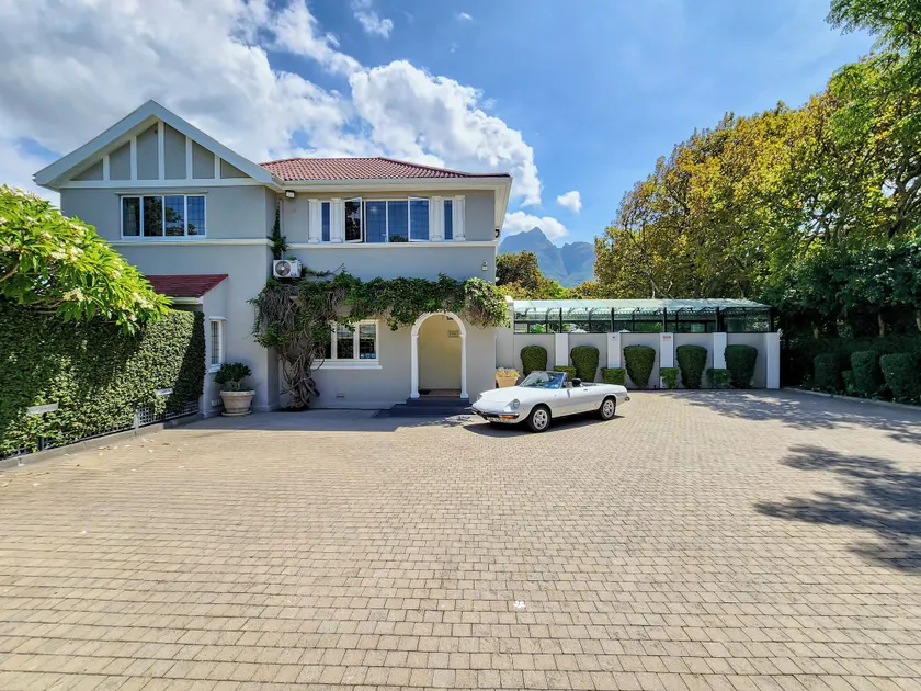 Roodenburg House - Image 1