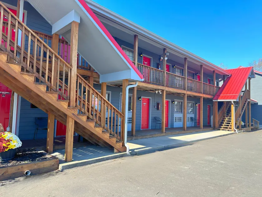 Baja Motel - Image 1