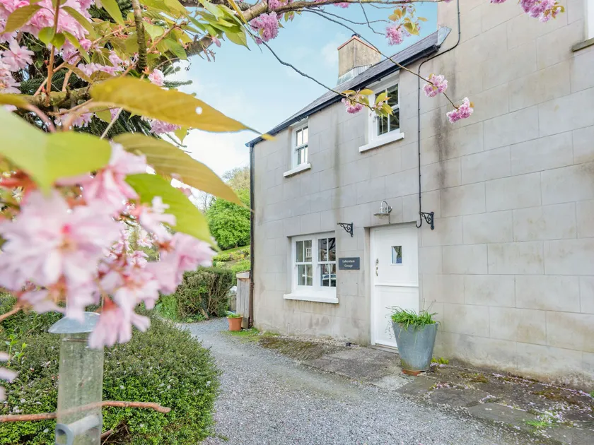 Laburnham Cottage - Image 1