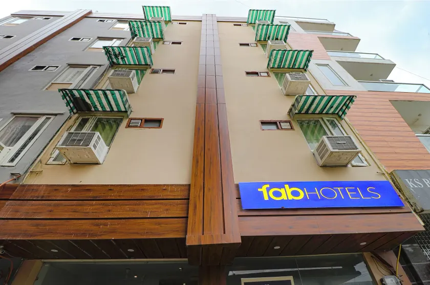 FabHotel Lime Tree - Nr Yashobhoomi Convention Centre - Image 1