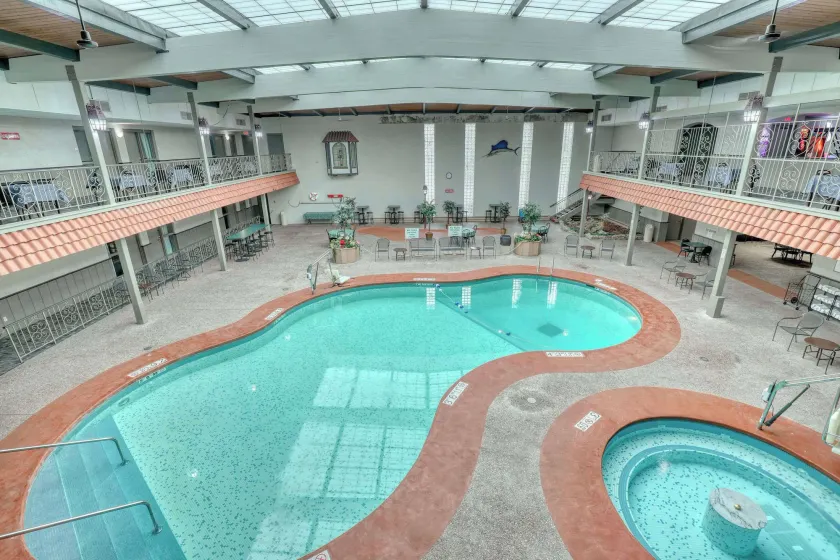 Quality Inn & Suites Green Bay Downtown - Image 1