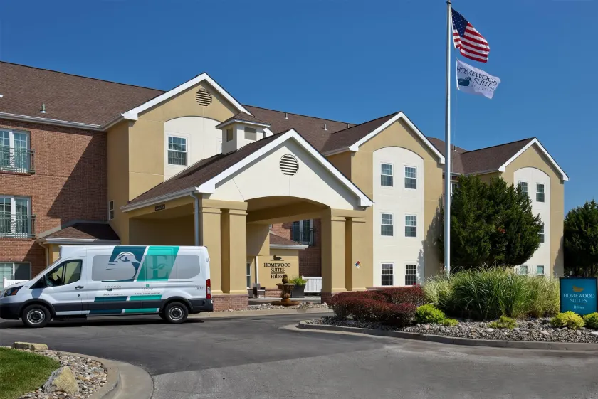 Homewood Suites by Hilton Kansas City-Airport - Image 1