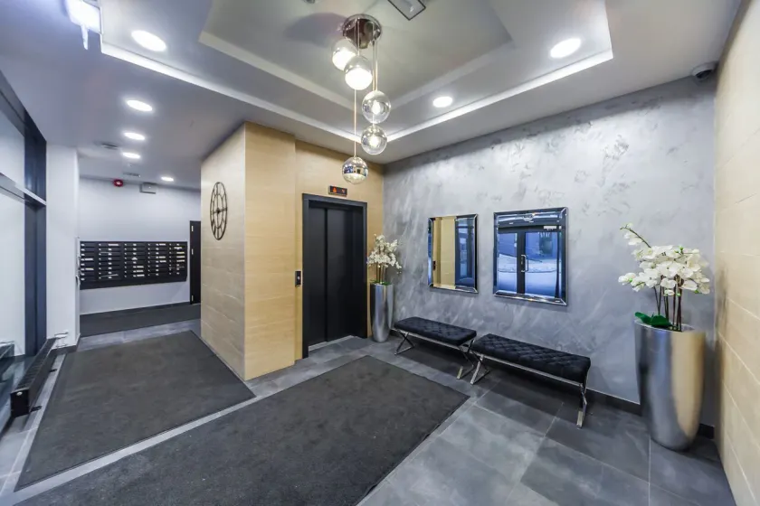Karlson Lux Apart Hotel - Image 1