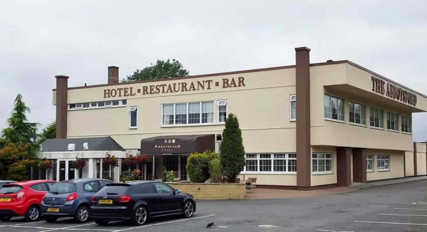 Abbotsford Hotel - Image 1