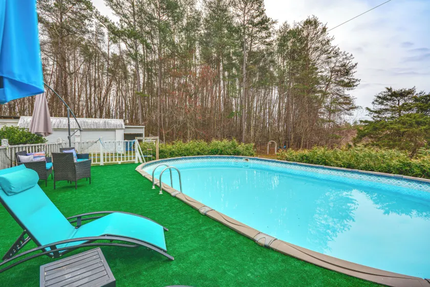 Hot Tub, Home Gym, Decks! Retreat 9 Mi to Mt Airy - Image 1