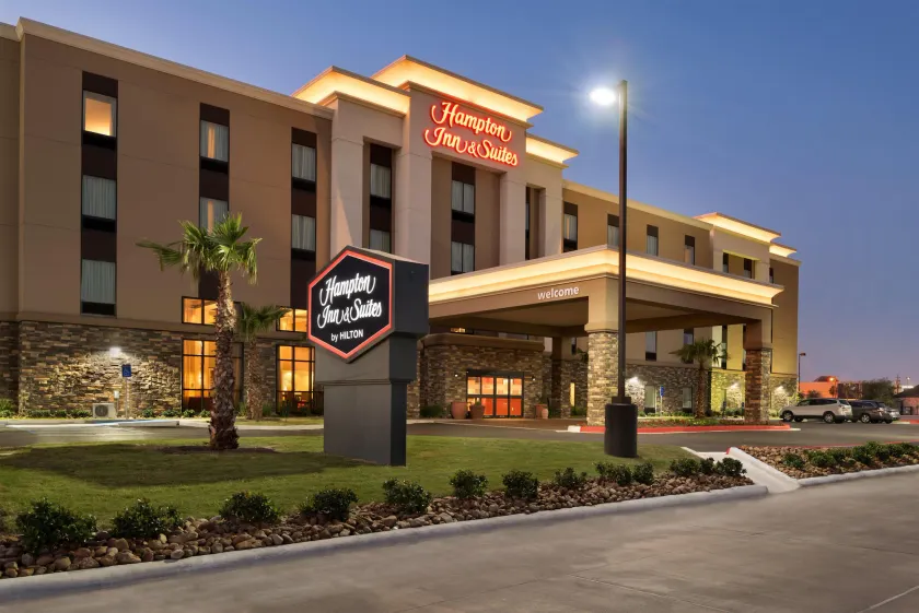 Hampton Inn & Suites Corpus Christi - Image 1
