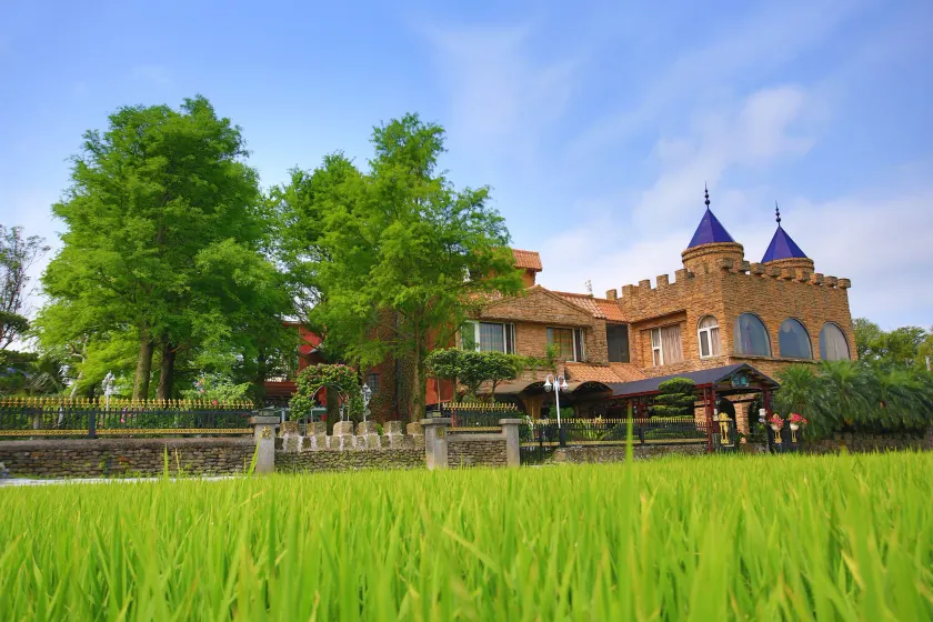 Xin Yuan My Dream Castle - Image 1