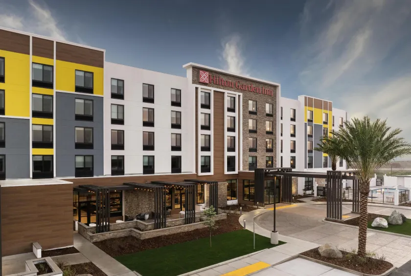 Hilton Garden Inn Merced - Image 1