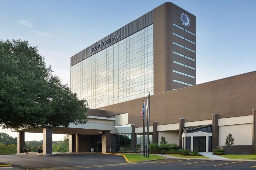 DoubleTree by Hilton Hotel Lafayette - Image 1