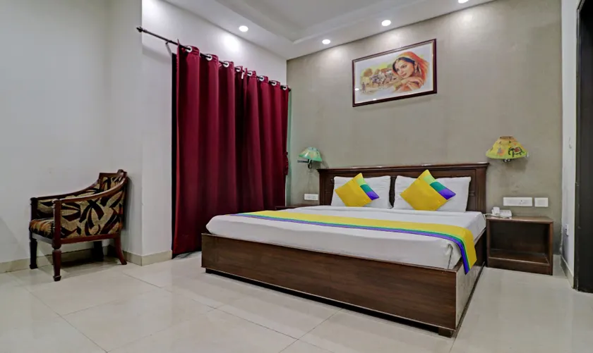 Itsy Hotels Hamlets Stay - Image 1