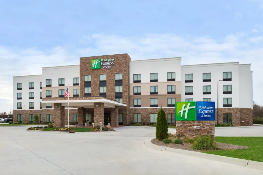 Holiday Inn Express & Suites Monroe by IHG - Image 1