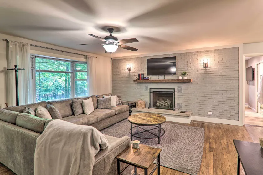 Sunroom, Fire Pit + Sauna: Lake Locust Village Gem - Image 1