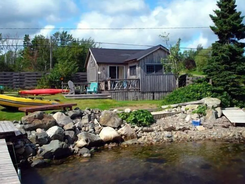 Boat House Cottage - Image 1