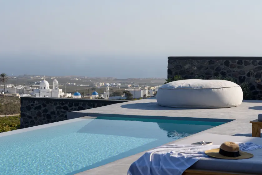 Samsara - Santorini Luxury Retreat - Image 1