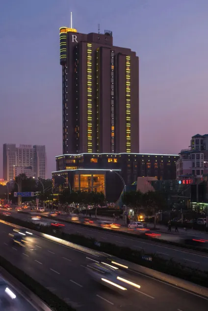Renaissance Wuhan Hotel - Image 1