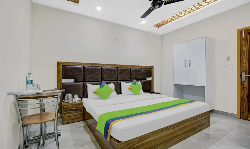 Hotel Royal Salute Chandigarh Delhi Expressway Zirakpur Chandigarh - Image 1