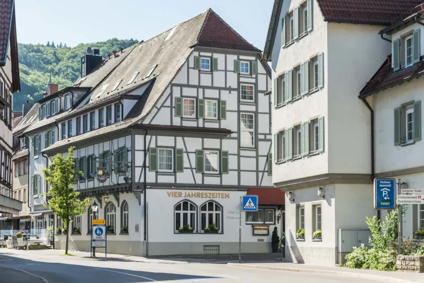 Flair Hotel Vier Jahreszeiten - Image 1