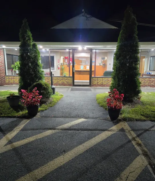 Nashoba Valley Inn & Suites - Image 1