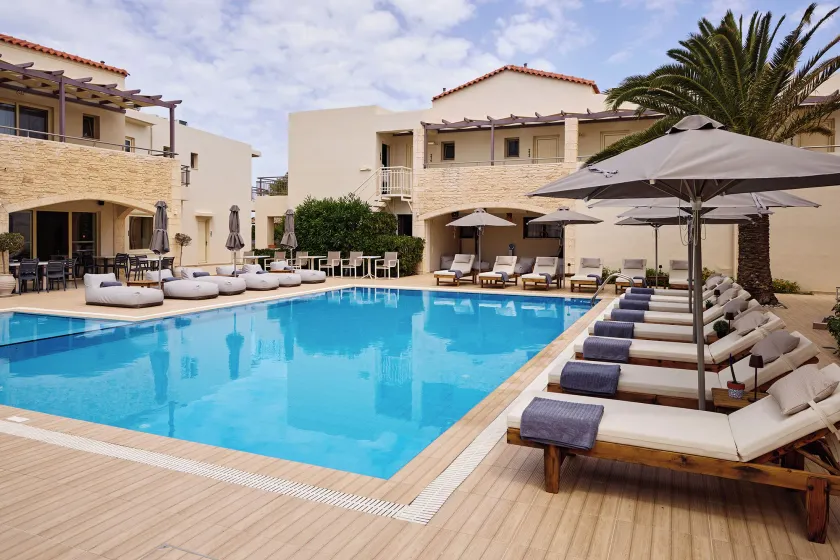 Maravel Star Art Hotel - Image 1